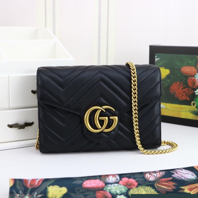 G*u*i wallets & purse